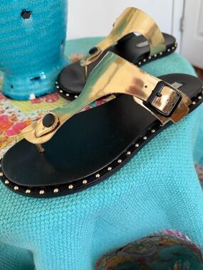 Saks Fifth Avenue Black Sandals with Gold Metallic Upper leather